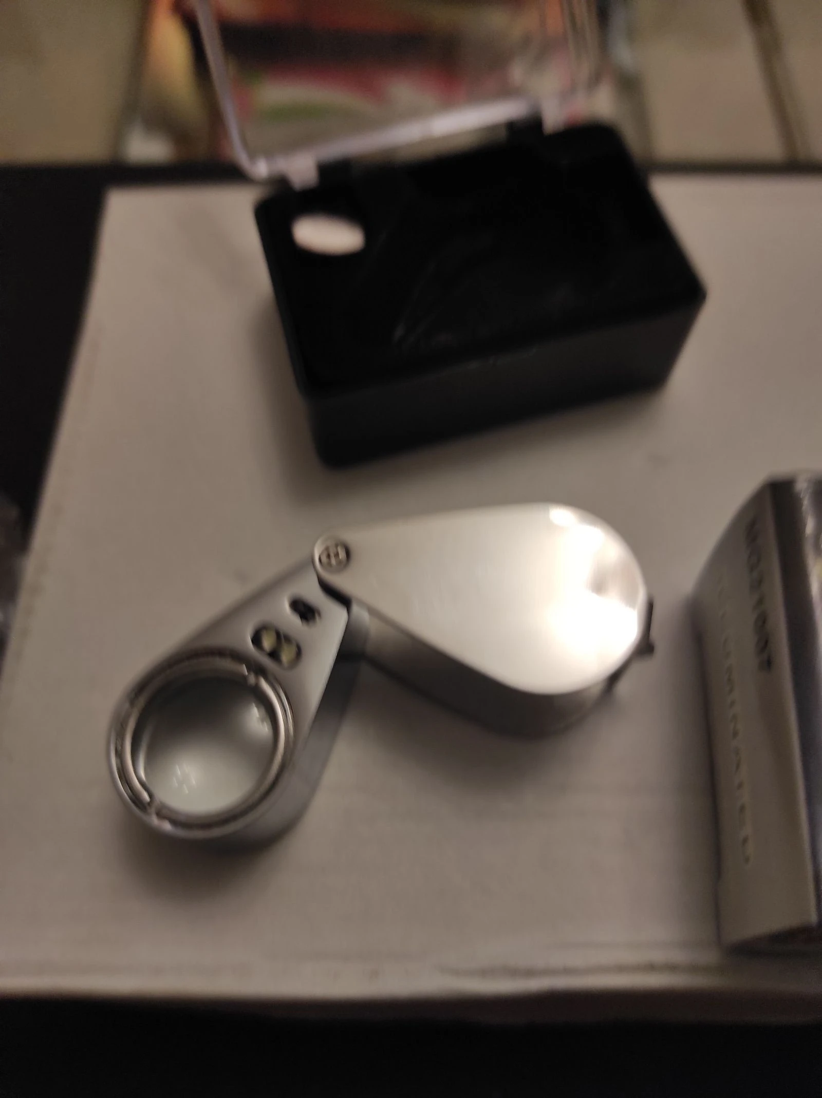Lupa de bolso metálica com LED para joalheiros ou colecionadores 30x21mm. – photo 10
